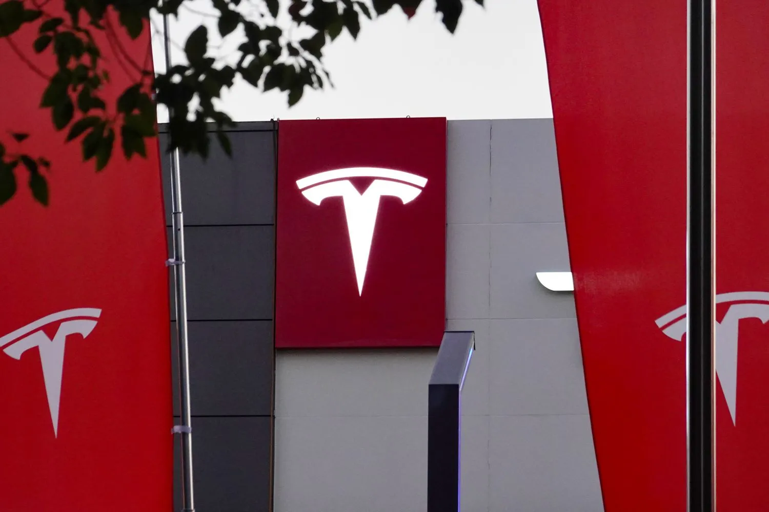 California Judge Finds Tesla Misled Consumers With Autopilot and Full Self-Driving Marketing